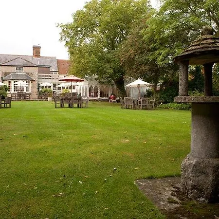 Falcon Hotel 